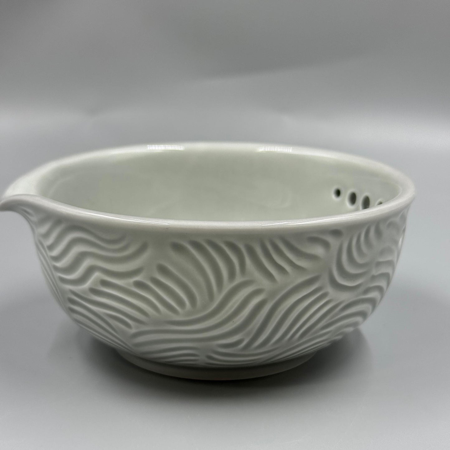 Ceramic Garlic Grater Bowl with Built-in Herb Stripper, Small Dipping Dish for Ginger and Herbs