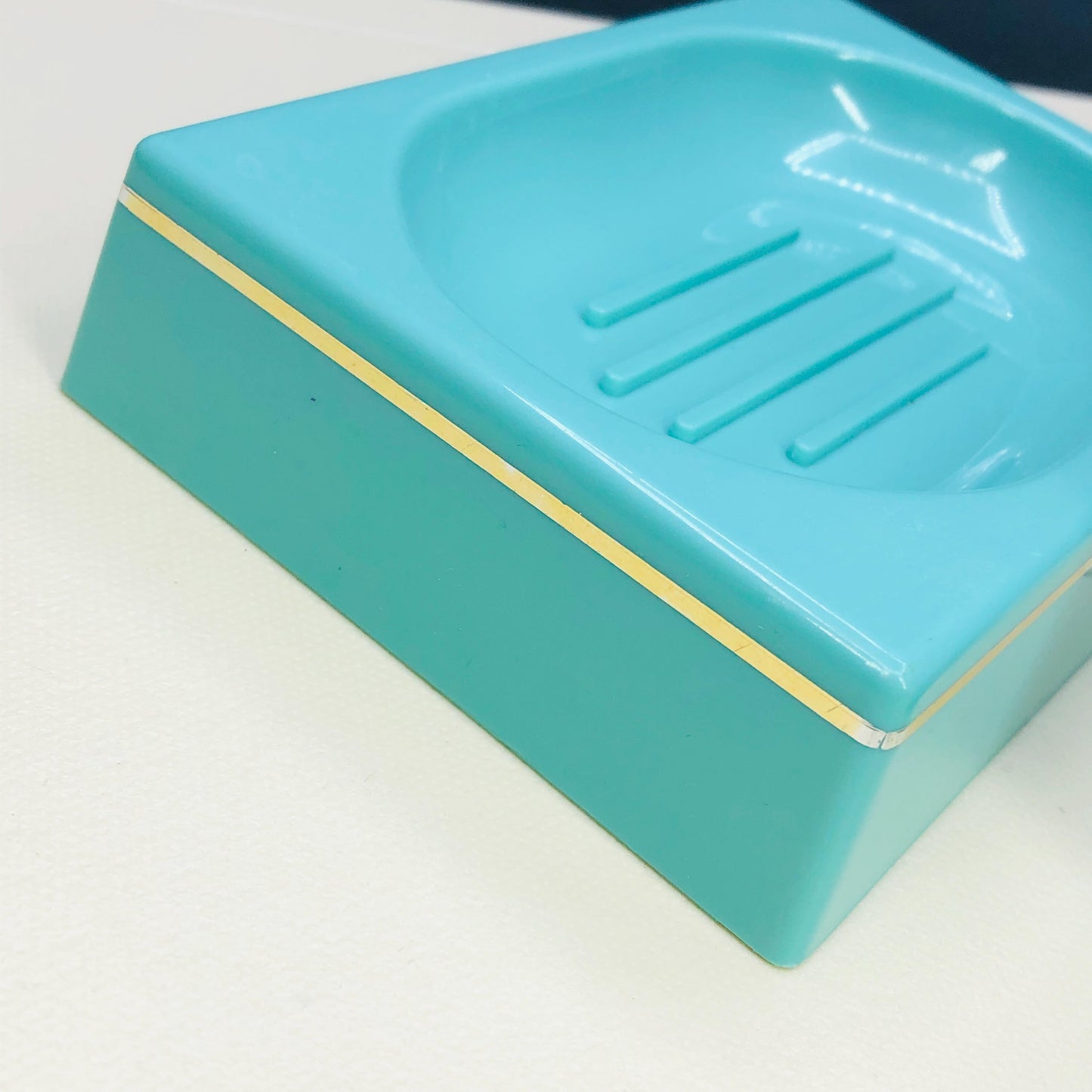Authentic 1980s Turquoise Bathroom Set, Retro Mod Plastic Soap Dish & Cup, Kitsch 80s Pastel Bath Decor, Rare Collectible Piece